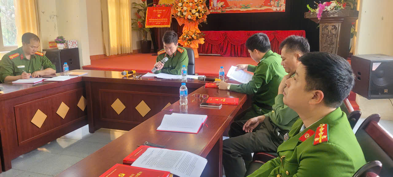 Chi bộ Công an phường Thành Đông tổ chức sinh hoạt chuyên đề “Học tập, quán triệt sâu rộng Nghị quyết Đại hội XIV của Đảng”